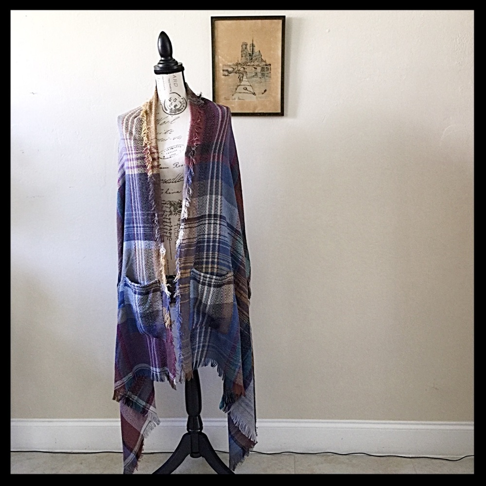 Only 1 Left!! Plaid Ruana With Pockets Poncho Wrap - Picture 2 of 7